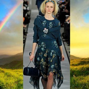 *$4,000 OSCAR DE LA RENTA GORGEOUS GREEN SILK JEWEL RUNWAY DRESS US 8 M
